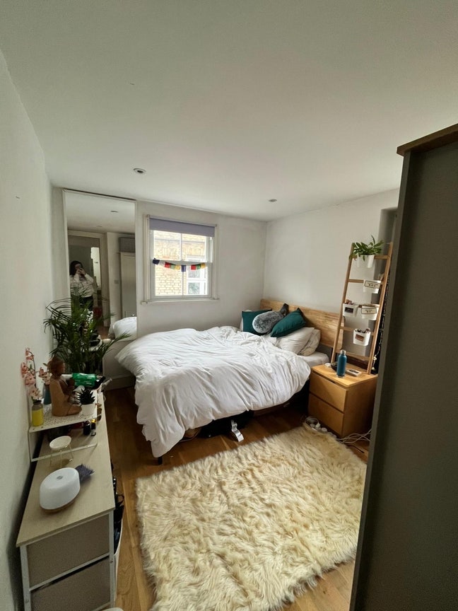 Double Room available in 4 bed house, Nine Elms  Main Photo