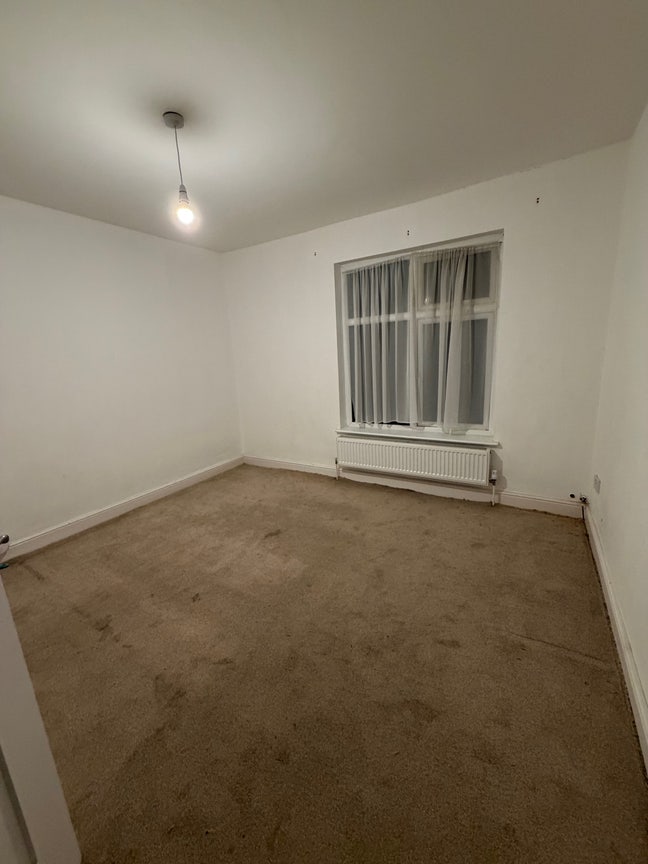 Double Bedroom to rent  Main Photo