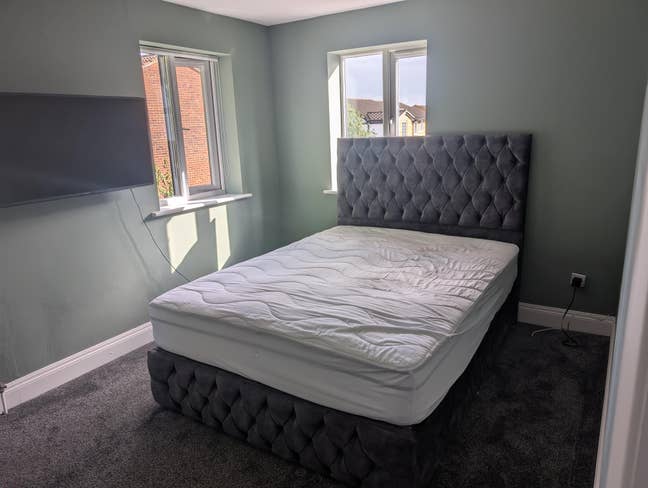 Double Room 2 Bed  House  -  LU2 Wigmore -Airport  Main Photo
