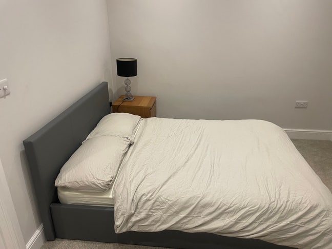Looking for housemate in Clapham North Main Photo