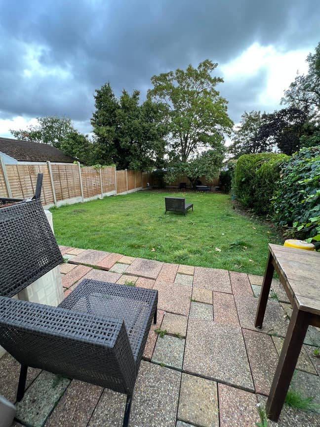 Large Double Room 30 Mins from Central London Main Photo