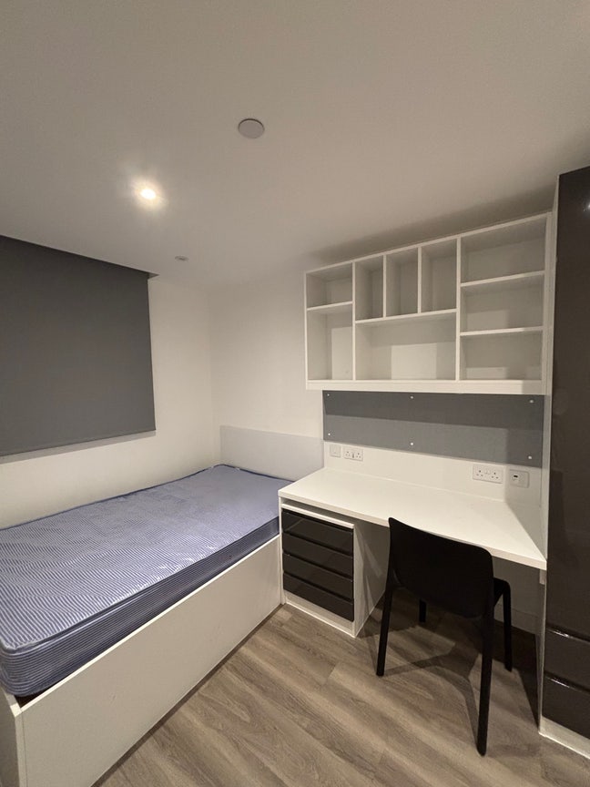 Ensuite room in Canterbury / near East station Main Photo
