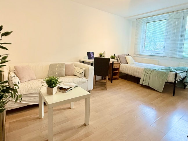 *FEMALES*  Double  Room  in  Notting  Hill £990pm Main Photo