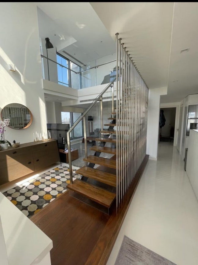 Looking for a flatmate in luxury Pent Canary Wharf Main Photo