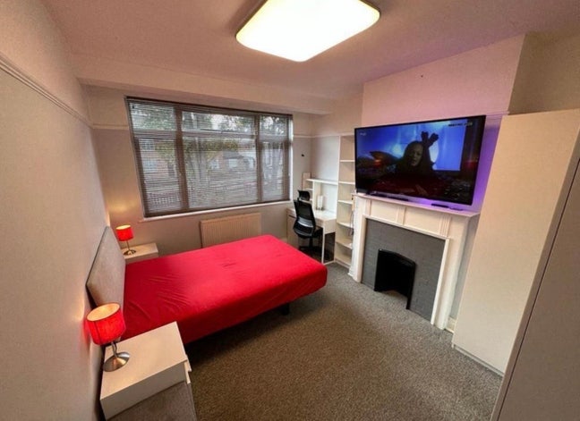 Double Room, Bills Inc WiFi, Parking, Cleaner Main Photo