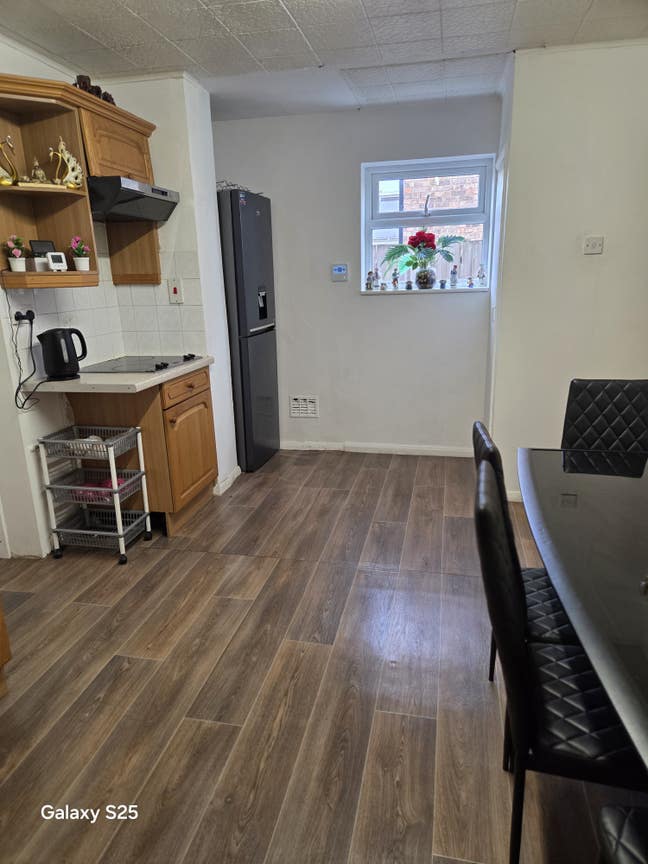 Double room for rent in Bedford Main Photo