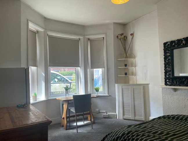 Large Furnished Room Up by Primark  Main Photo