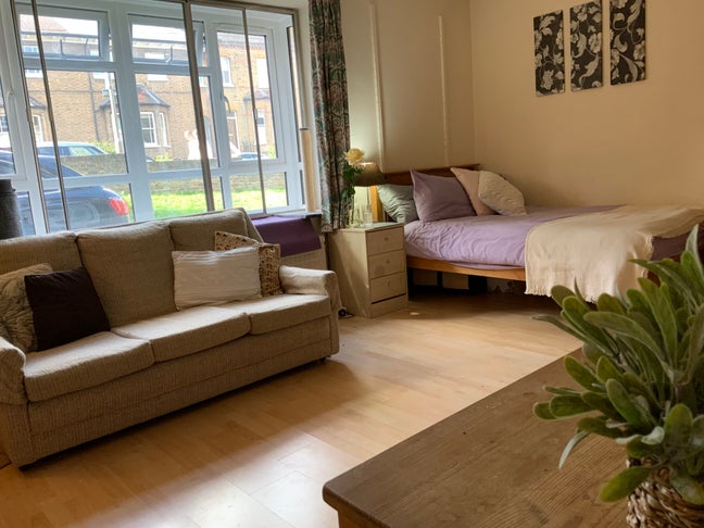 Perfect Central Putney Pad Main Photo