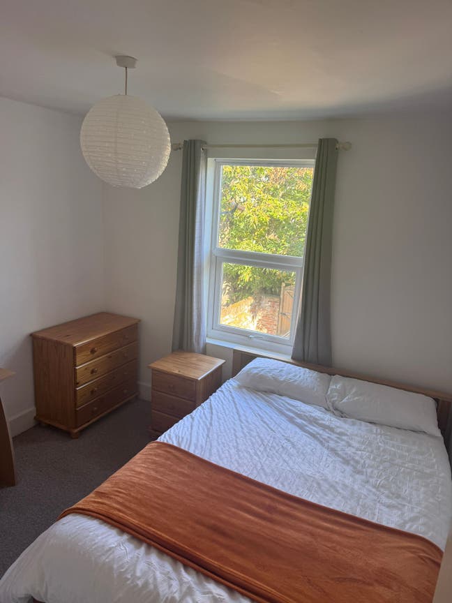 Spacious double room to rent in Bognor Regis  Main Photo