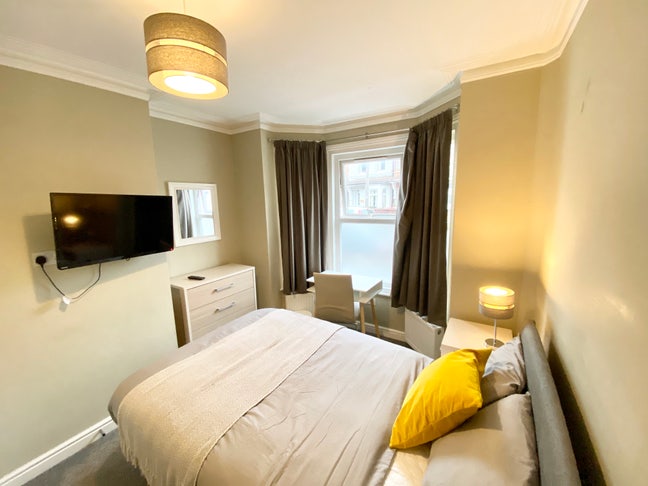 Huge Offer!! Exquisite Room Near Reading West Main Photo