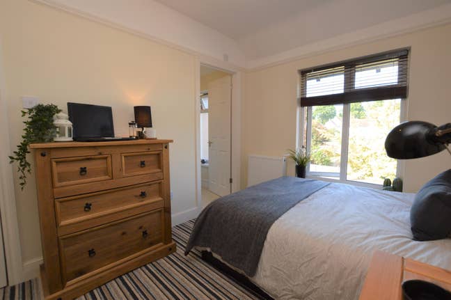 Double Ensuite | Close to Whh | Deposit Free Main Photo