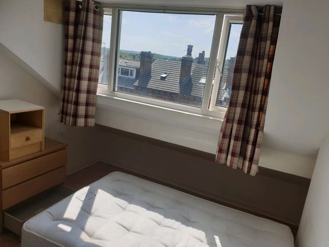 Warm Double Room  £375pcm, Bills Included  Main Photo