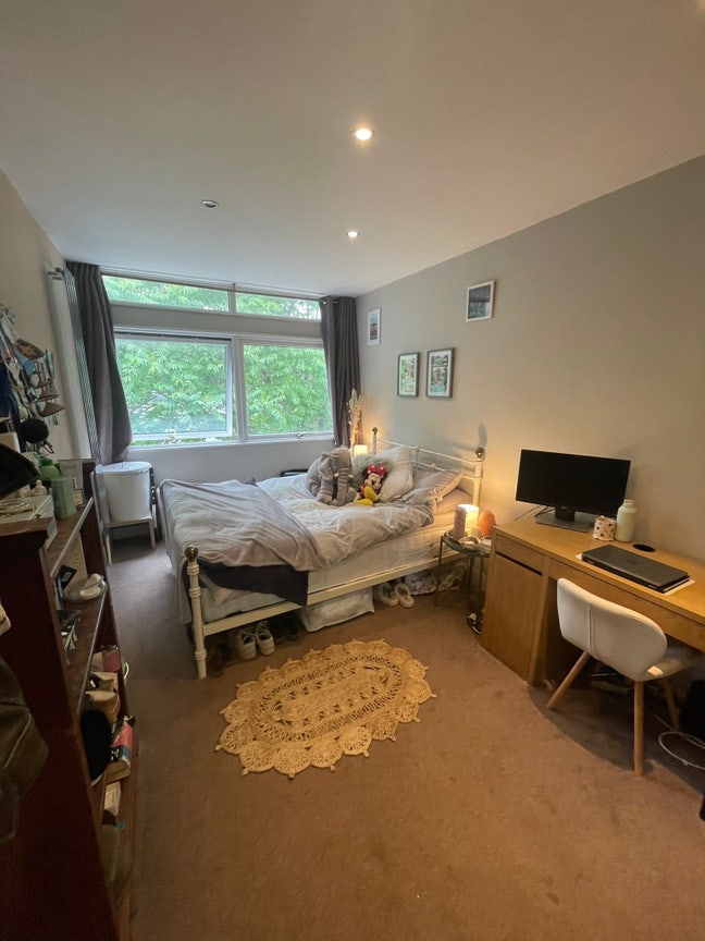Large 3 Bedroom 1 Study Duplex with parking Main Photo