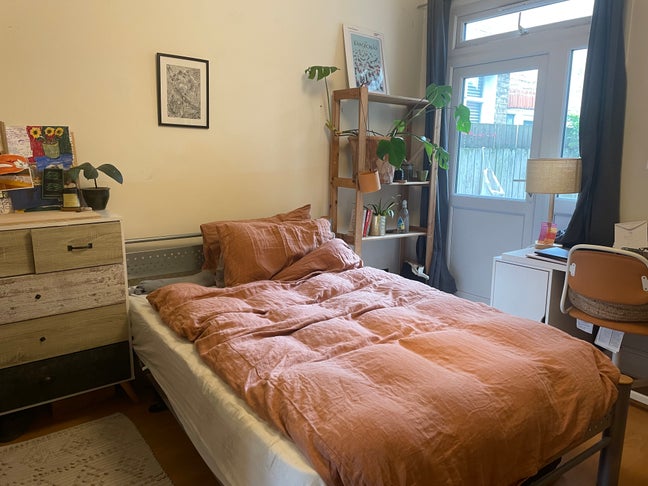 1 lovely double room in friendly house share  Main Photo