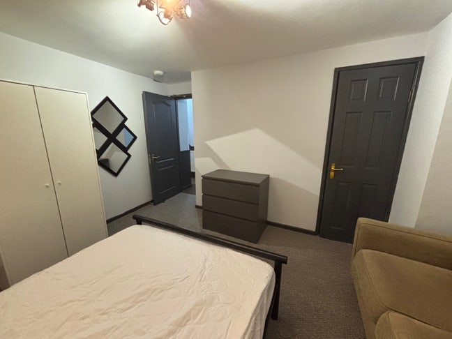 En-Suite Double Rooms near town centre Main Photo