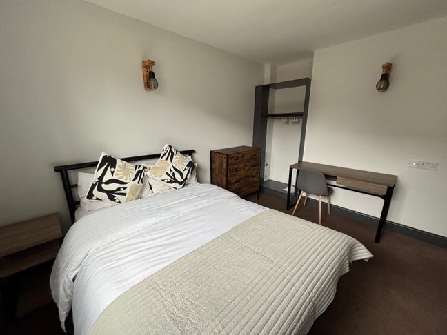 Double Rooms with En-Suite near town centre Main Photo