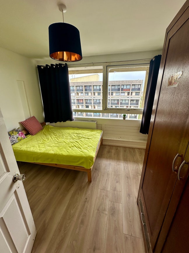 Big Double Room – Roehampton (All Bills Included) Main Photo