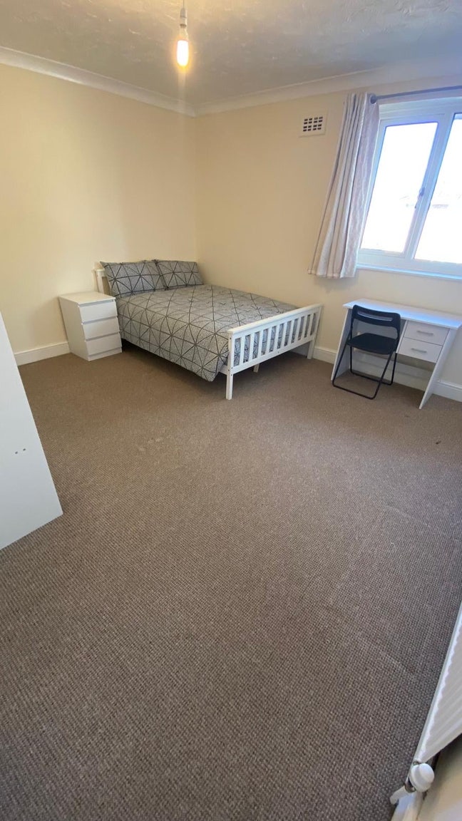 From £650 double rooms - Available now Main Photo