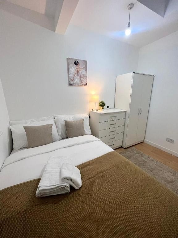 Willesden Green- Amazing Room Close to the Station Main Photo