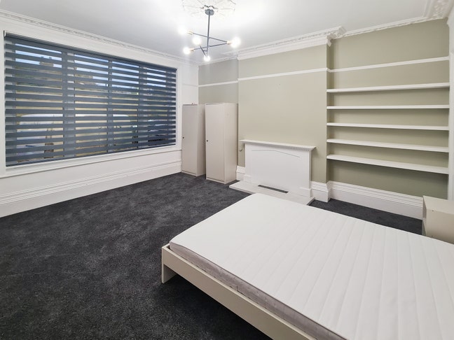 Luxury room close to station all bills included Main Photo