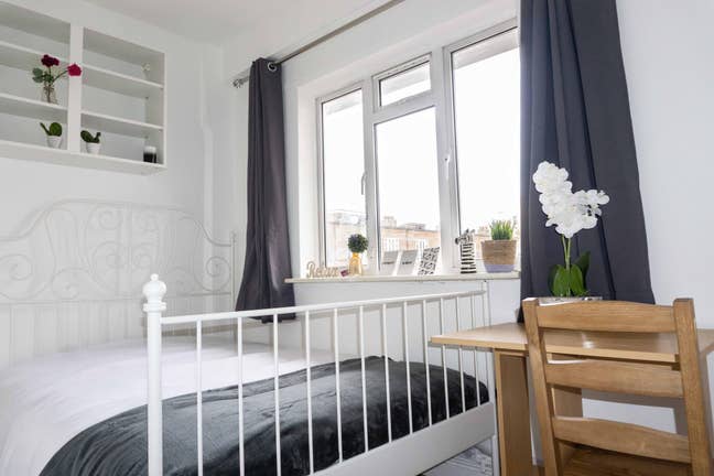 Bright Double Room 5 mins from Old Street Main Photo