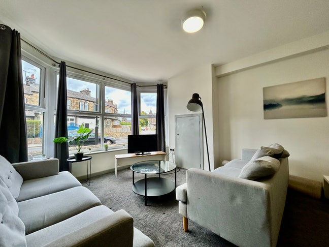 Large Ensuite Room in Centre of Harrogate Main Photo