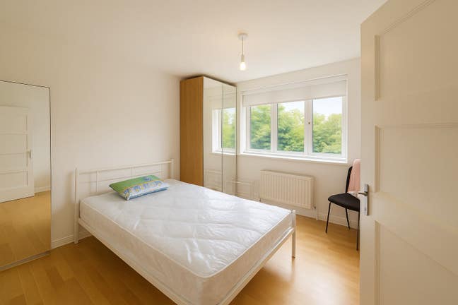 Double Room Available – Great Location in Edgware Main Photo