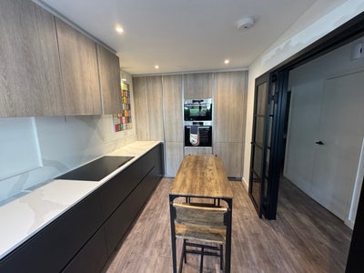 Room available in Clapham Common Main Photo