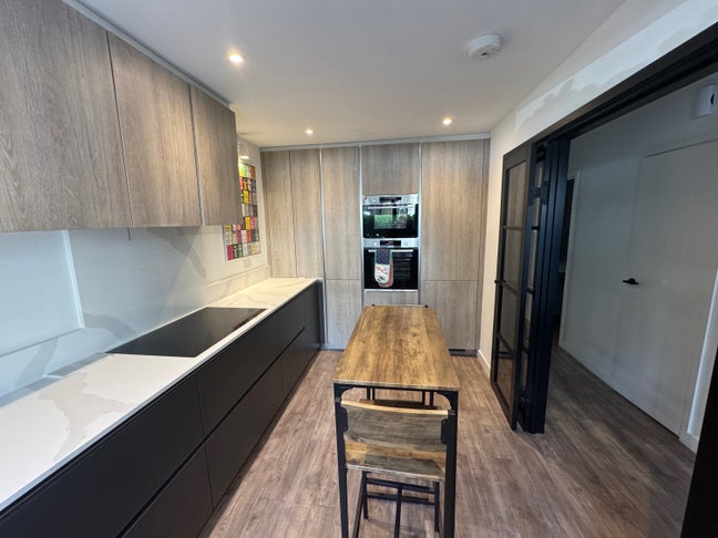 Room available in Clapham Common Main Photo