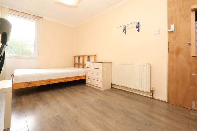 🔥 Spacious Double by Victoria Park🔥 Main Photo