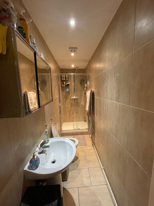 Double Room  in a Friendly  household Main Photo