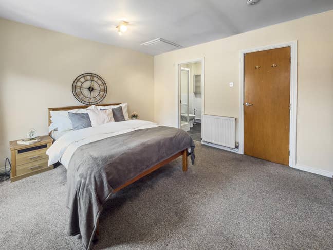 🏡 New 4-Bed Property in Poplar – Zone 2 🌟 Main Photo