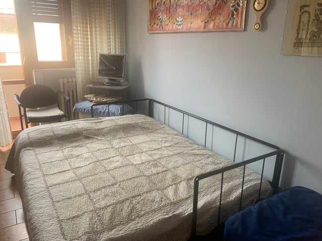 Spacious and Bright Room on riverside Main Photo