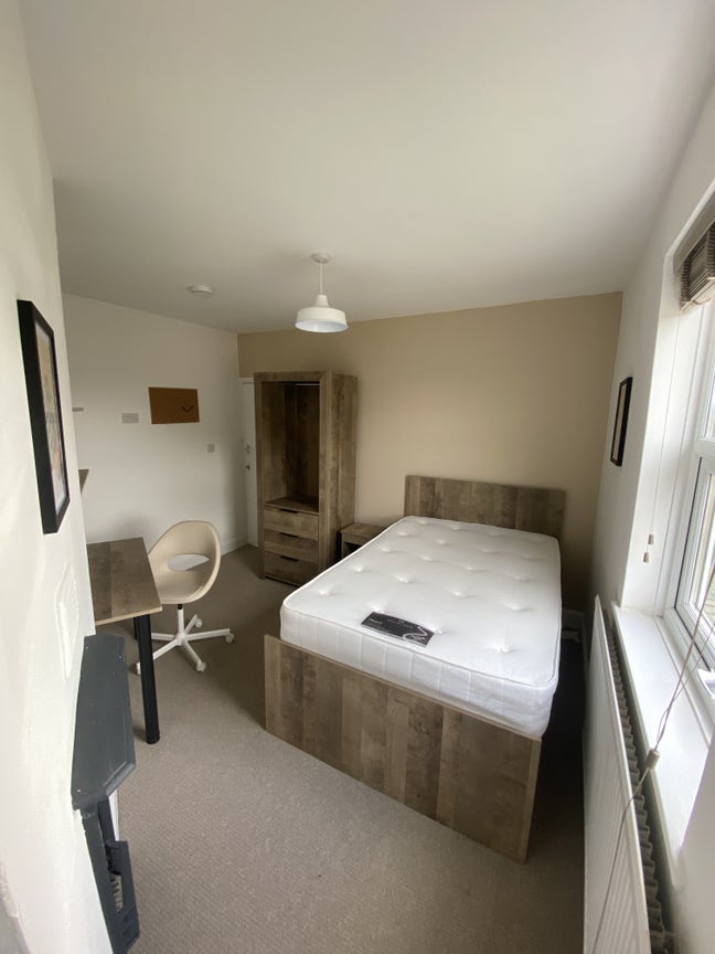 Modern Double Room in Prime Nottingham Location Main Photo