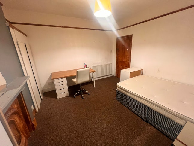 Furnished Double room Main Photo
