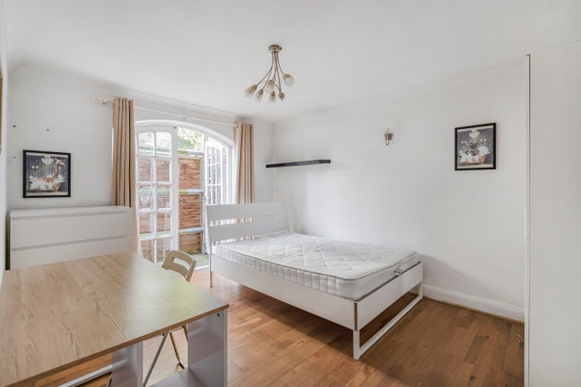 Beautiful spacious Double Room in Fulham  Main Photo