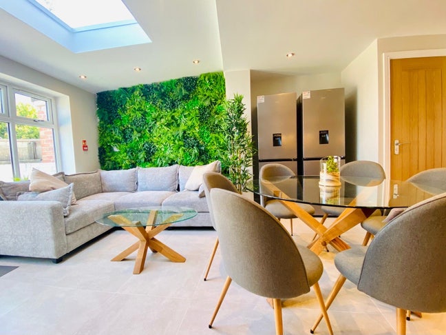 Designer EN-SUITE Rooms Whitefield  Main Photo