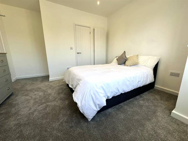 All en-suite | Professional | Patchway Main Photo