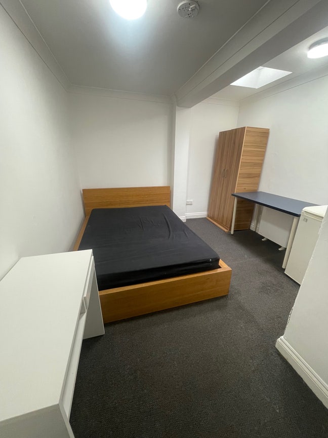 Double Cosy Room w\ Private Bathroom  Main Photo