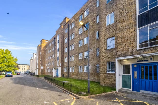 Bowie Close, Clapham Main Photo