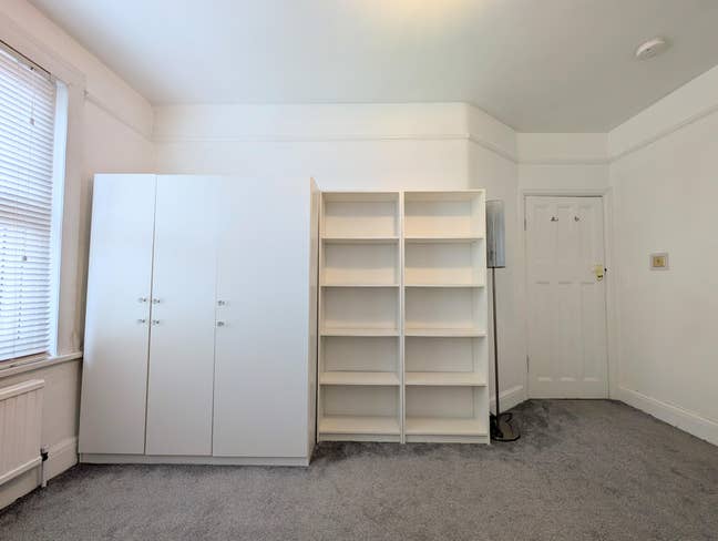 Large Room quiet, furnished, all bills included  Main Photo