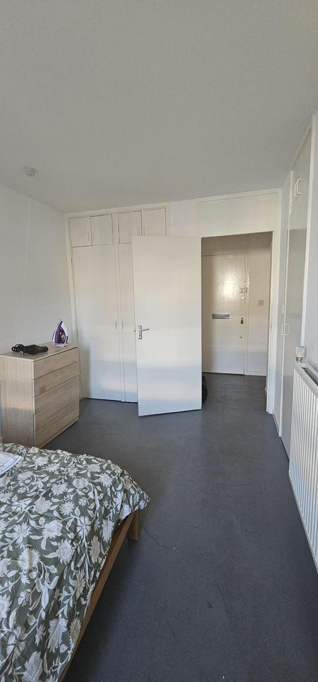 1 Bed Bedroom Greenwich - Open to Offers Main Photo