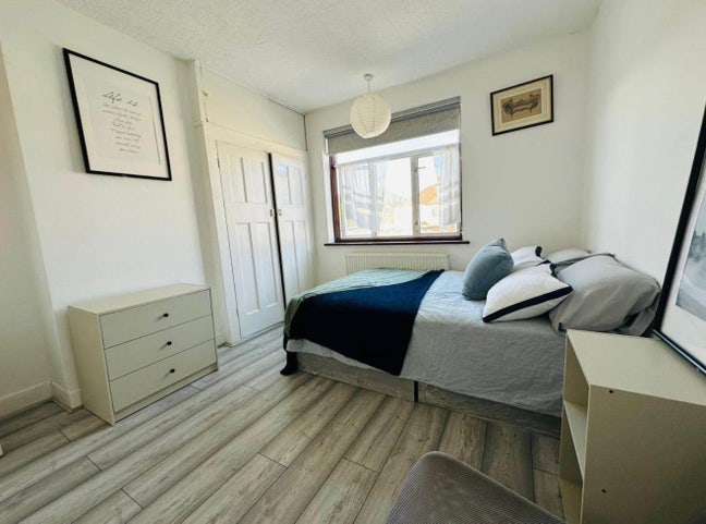 🛏️ Spacious Double Room Available in Acton Main Photo