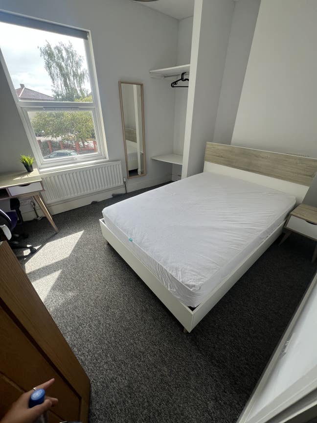 Room in Student House Main Photo