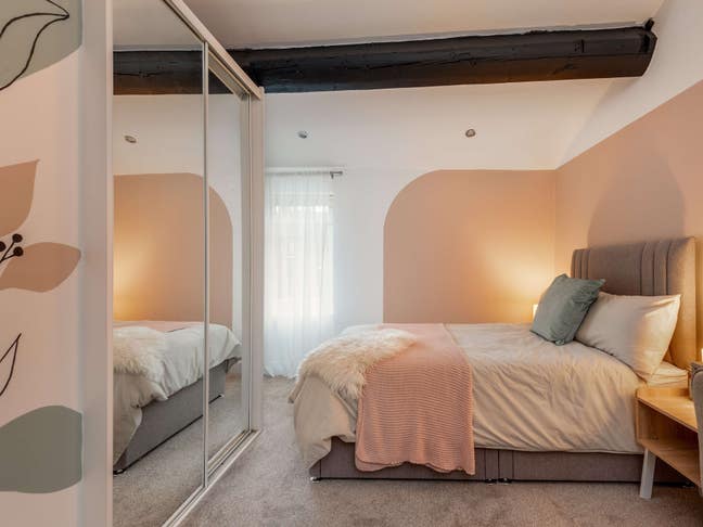 Modern Ensuite in Beautiful Welsh Streets Home 🏠 Main Photo