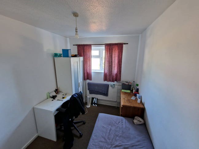 Lovely Small Double Room in Harrow on the Hill Main Photo