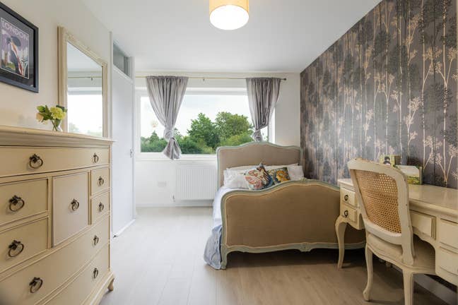 Large double room, central Milton road Main Photo