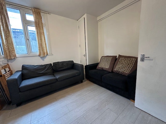 Double Rooms in Shared Student House I All Bills I Main Photo