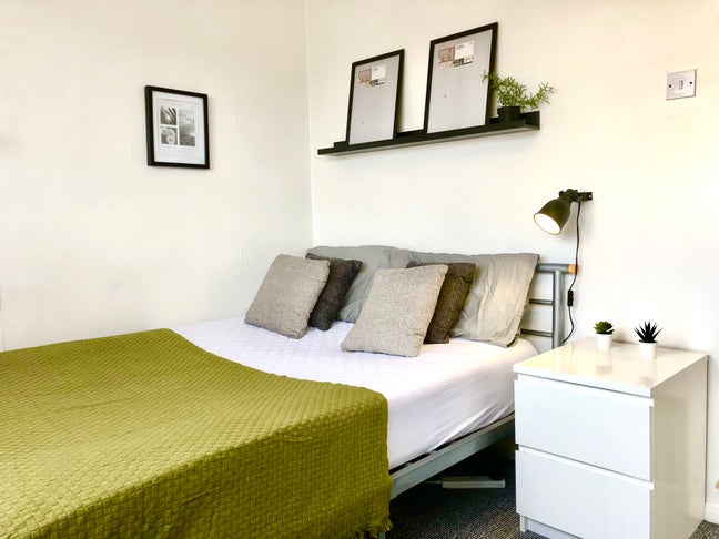 🏡 Friendly Young Professionals | Desk | Wi-Fi Main Photo
