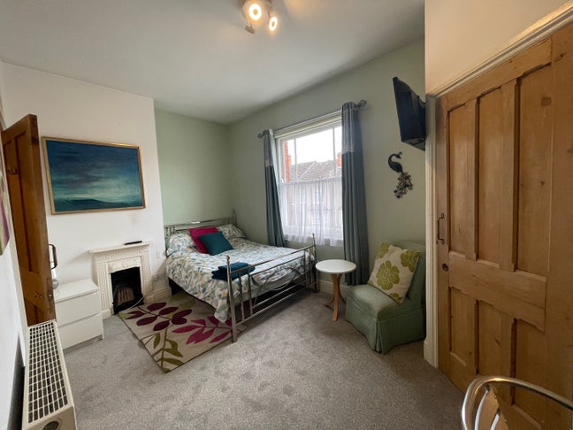 Claremont Road Ensuite Room in super house Main Photo